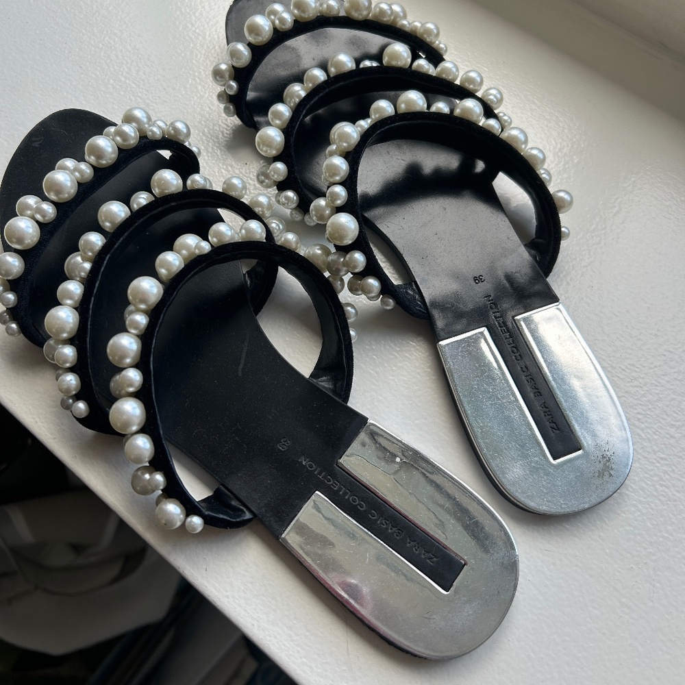 Zara Basic Collection Sandal, Size 8 - image 1